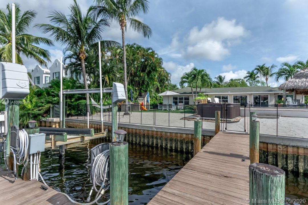Recently Sold: $1,349,500 (3 beds, 2 baths, 1888 Square Feet)