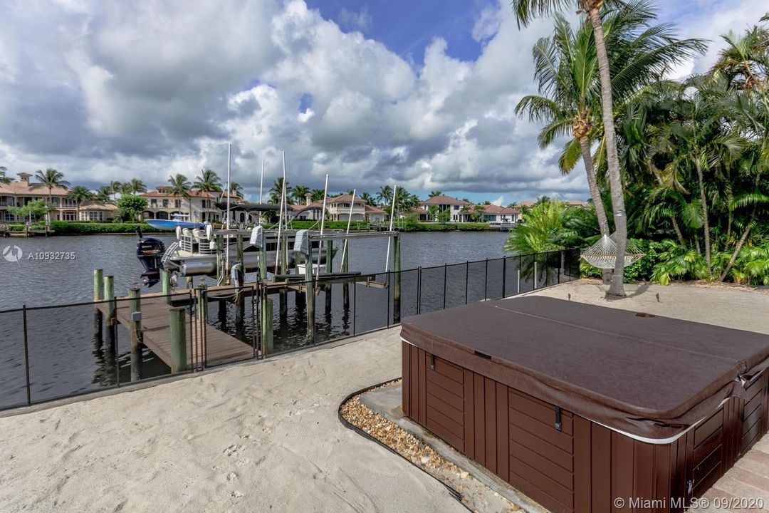 Recently Sold: $1,349,500 (3 beds, 2 baths, 1888 Square Feet)