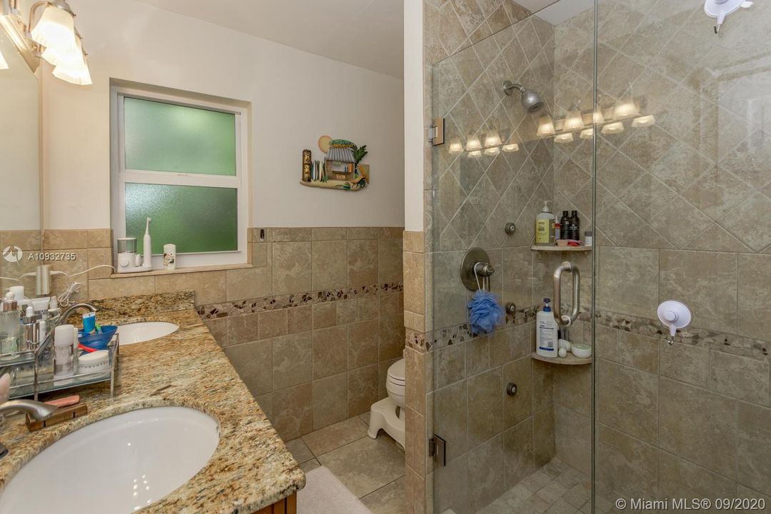 Recently Sold: $1,349,500 (3 beds, 2 baths, 1888 Square Feet)