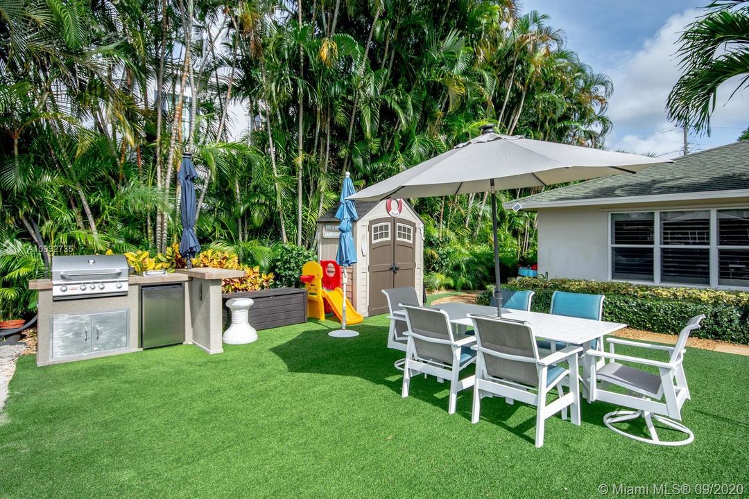 Recently Sold: $1,349,500 (3 beds, 2 baths, 1888 Square Feet)