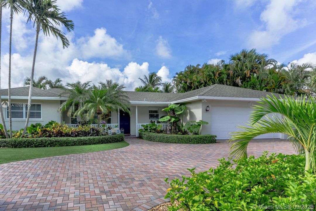 Recently Sold: $1,349,500 (3 beds, 2 baths, 1888 Square Feet)