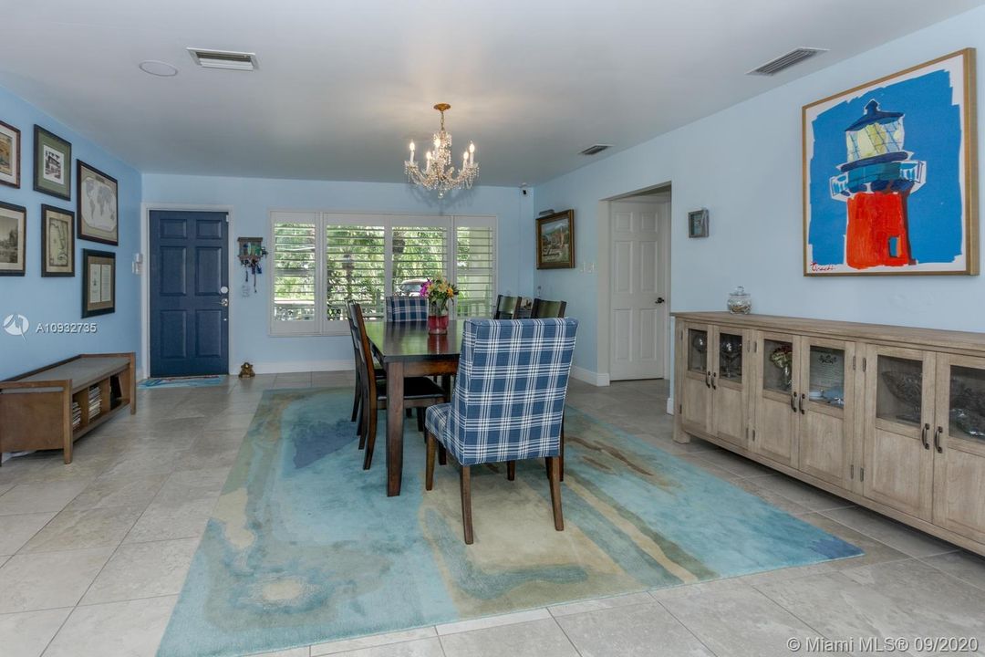 Recently Sold: $1,349,500 (3 beds, 2 baths, 1888 Square Feet)