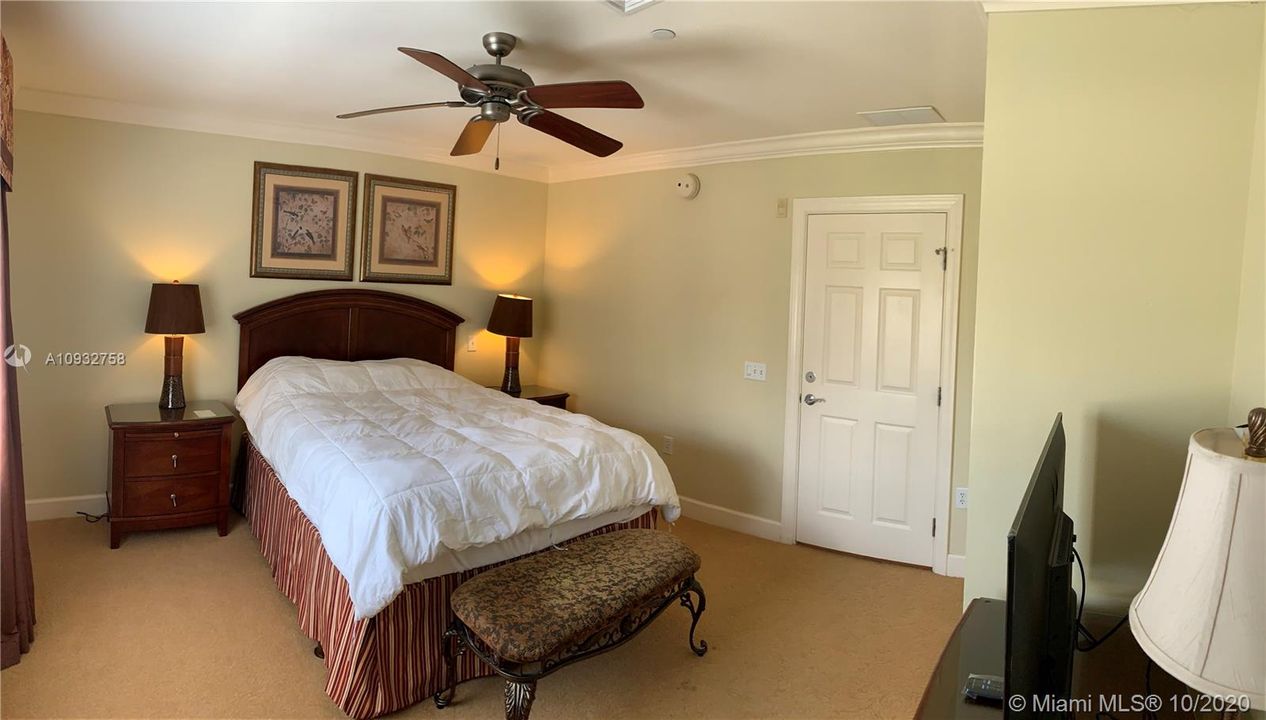 Recently Rented: $1,700 (3 beds, 3 baths, 0 Square Feet)