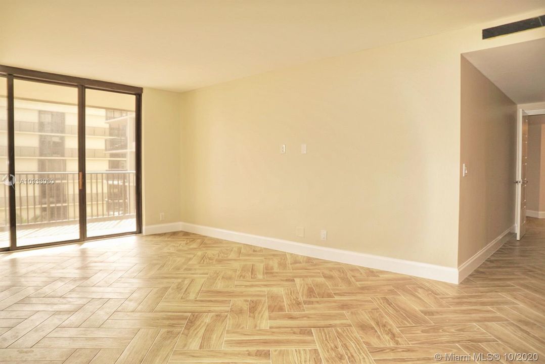 Vendido Recientemente: $500,000 (2 camas, 2 baños, 1671 Pies cuadrados)