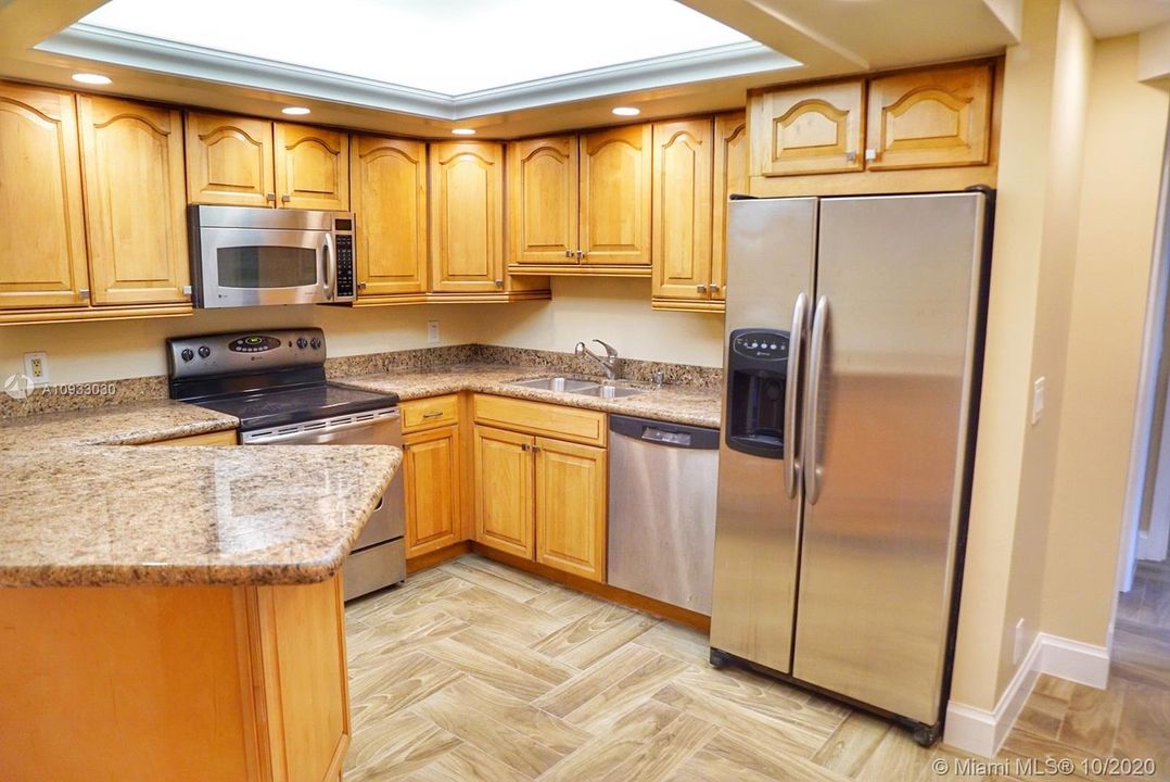 Vendido Recientemente: $500,000 (2 camas, 2 baños, 1671 Pies cuadrados)