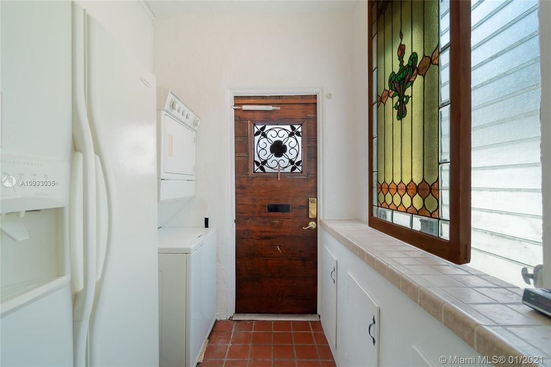 Vendido Recientemente: $999,999 (5 camas, 3 baños, 2849 Pies cuadrados)