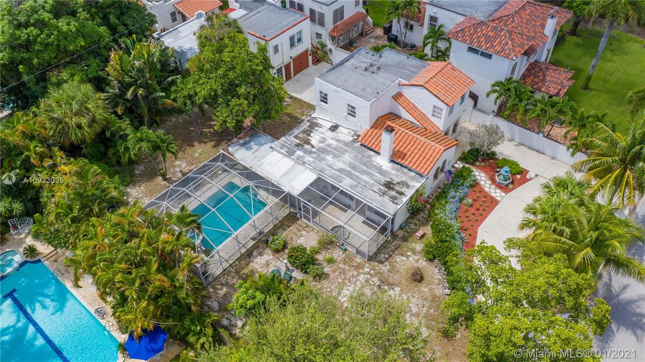 Vendido Recientemente: $999,999 (5 camas, 3 baños, 2849 Pies cuadrados)