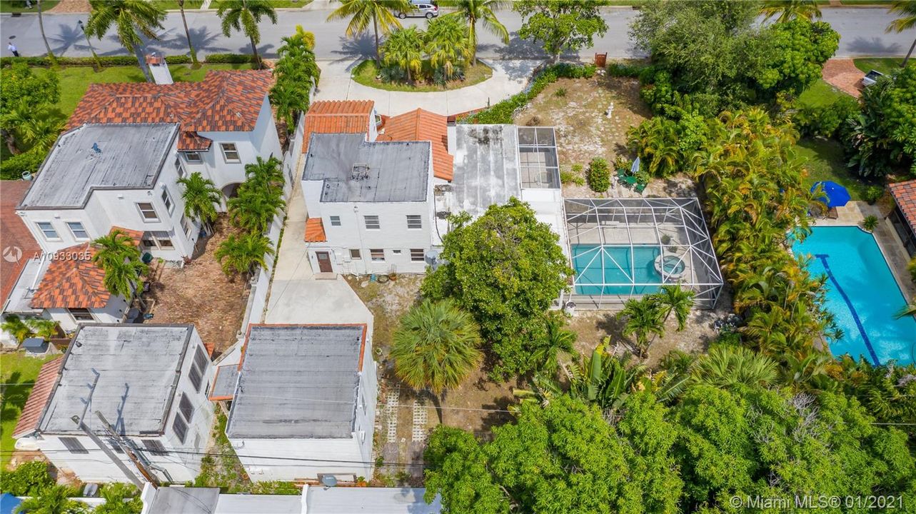 Vendido Recientemente: $999,999 (5 camas, 3 baños, 2849 Pies cuadrados)