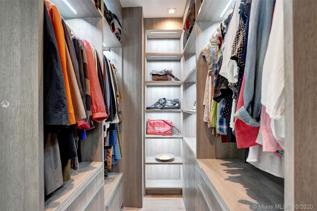 Recientemente alquilado: $37,000 (6 camas, 6 baños, 4676 Pies cuadrados)