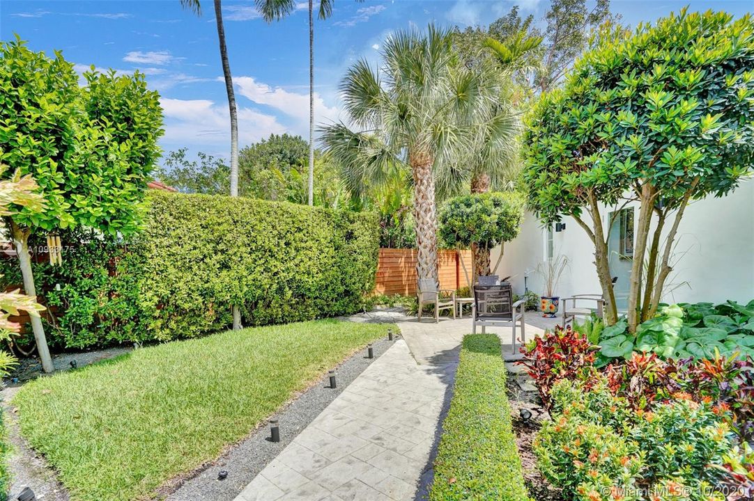 Recientemente alquilado: $37,000 (6 camas, 6 baños, 4676 Pies cuadrados)