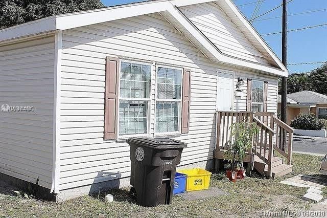 Недавно продано: $165,000 (4 спален, 2 ванн, 1560 Квадратных фут)