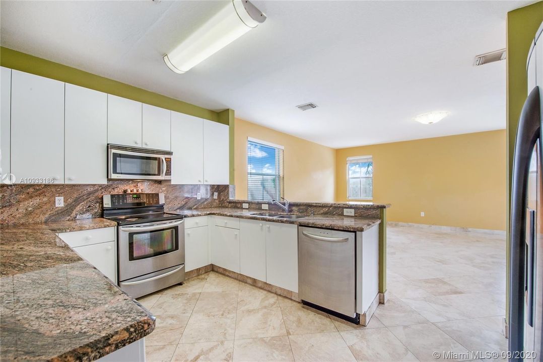 Vendido Recientemente: $575,000 (4 camas, 4 baños, 3053 Pies cuadrados)