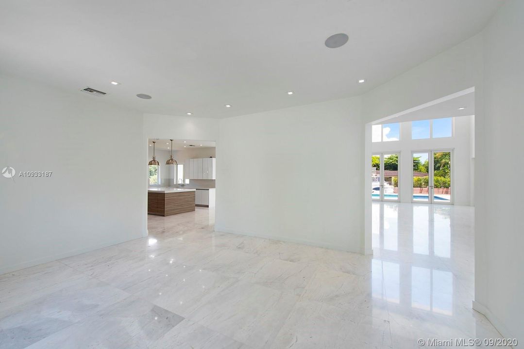 Recently Sold: $8,500,000 (7 beds, 8 baths, 6819 Square Feet)