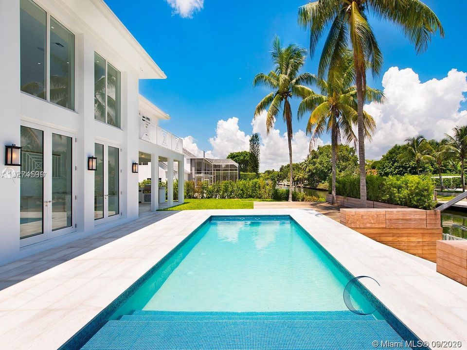 Recently Sold: $8,500,000 (7 beds, 8 baths, 6819 Square Feet)