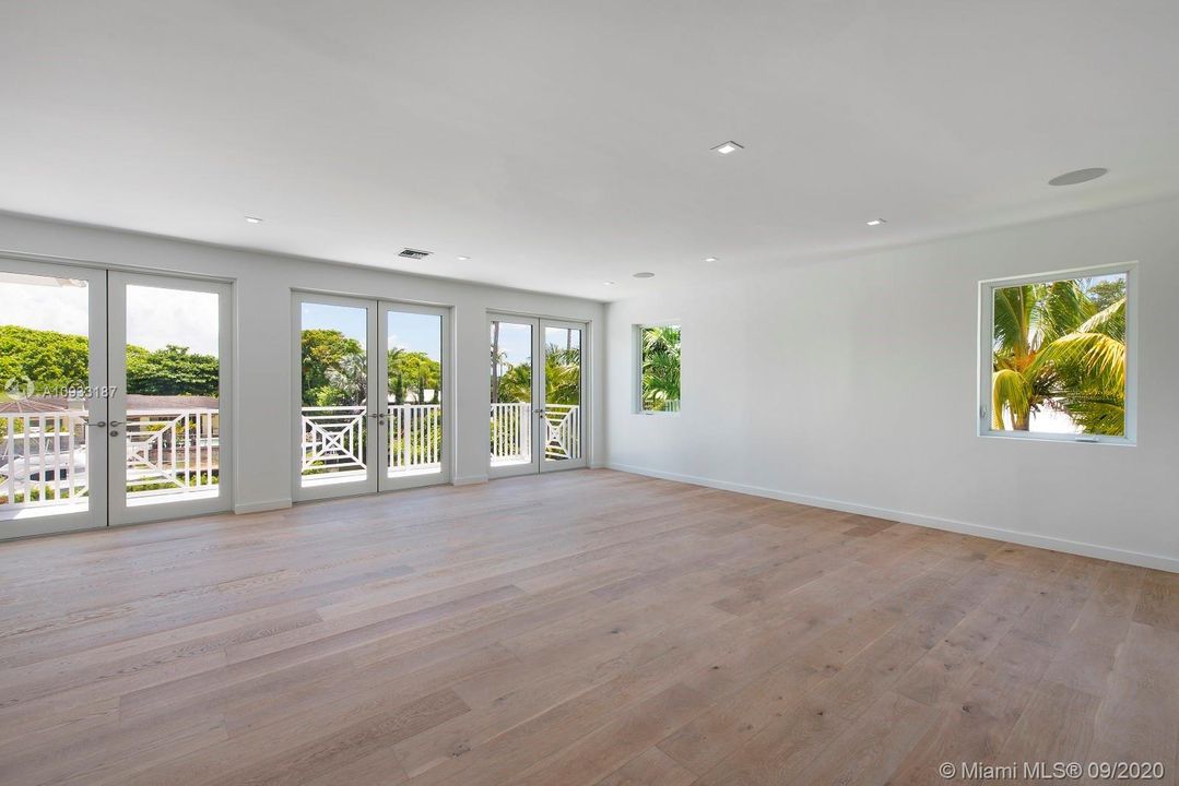 Recently Sold: $8,500,000 (7 beds, 8 baths, 6819 Square Feet)