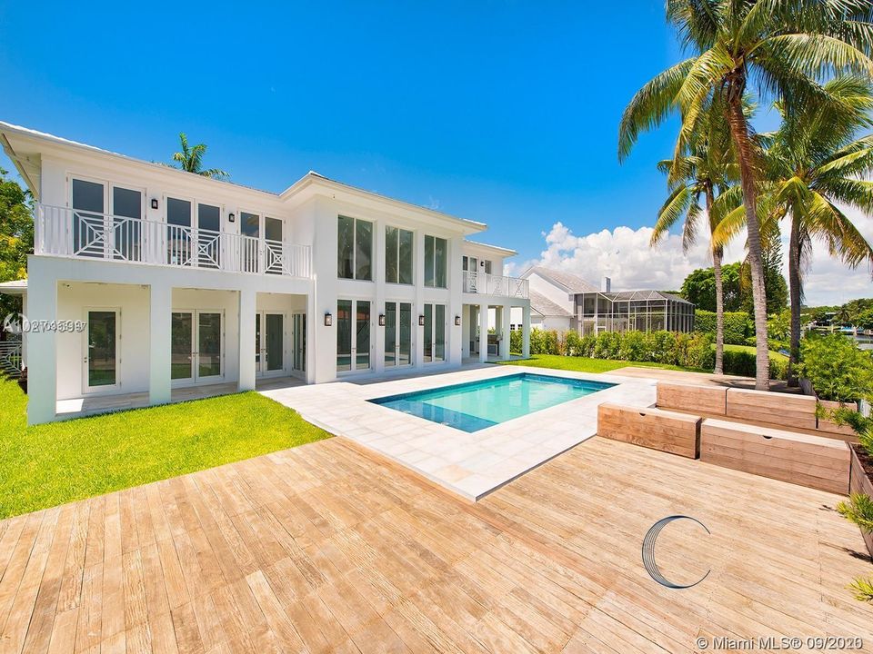 Recently Sold: $8,500,000 (7 beds, 8 baths, 6819 Square Feet)