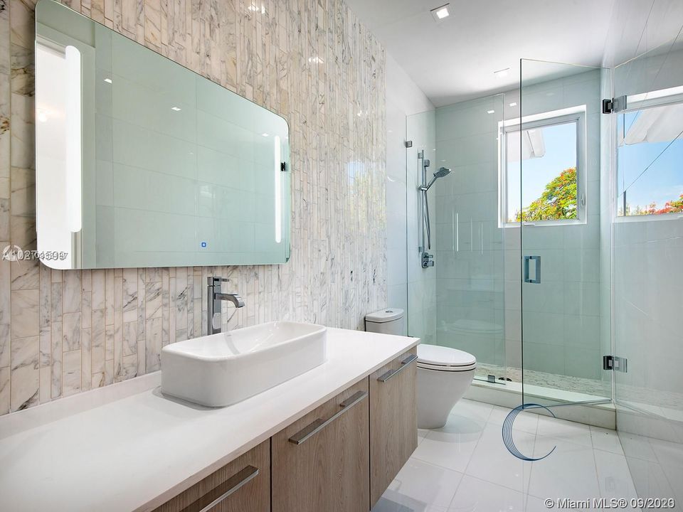Recently Sold: $8,500,000 (7 beds, 8 baths, 6819 Square Feet)