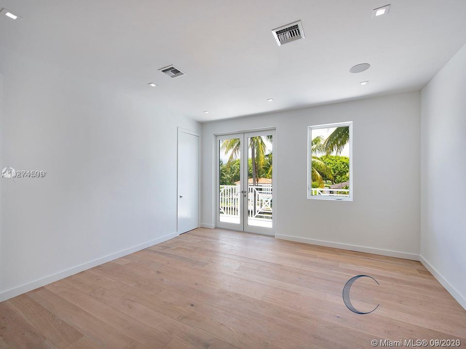 Recently Sold: $8,500,000 (7 beds, 8 baths, 6819 Square Feet)