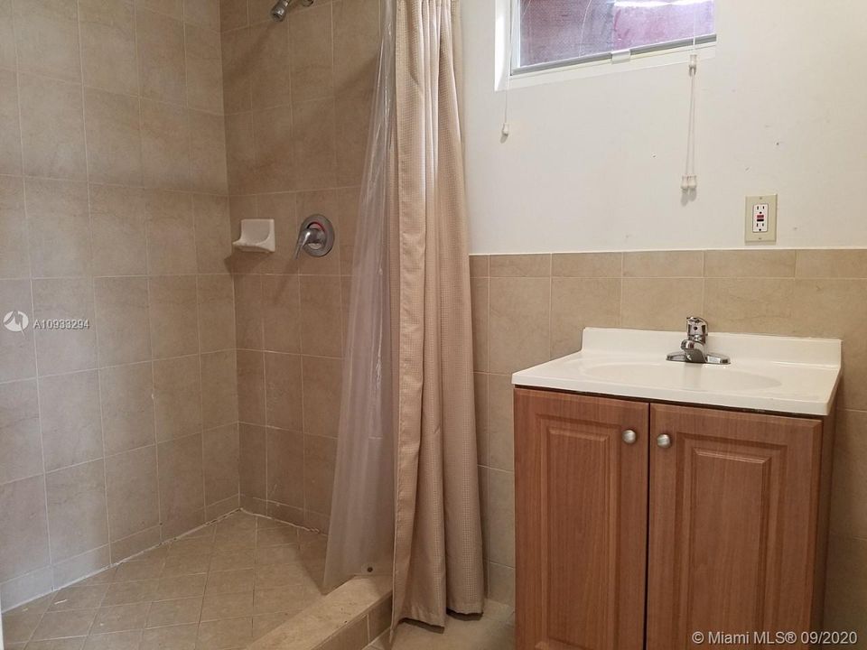 Недавно арендовано: $800 (1 спален, 1 ванн, 500 Квадратных фут)