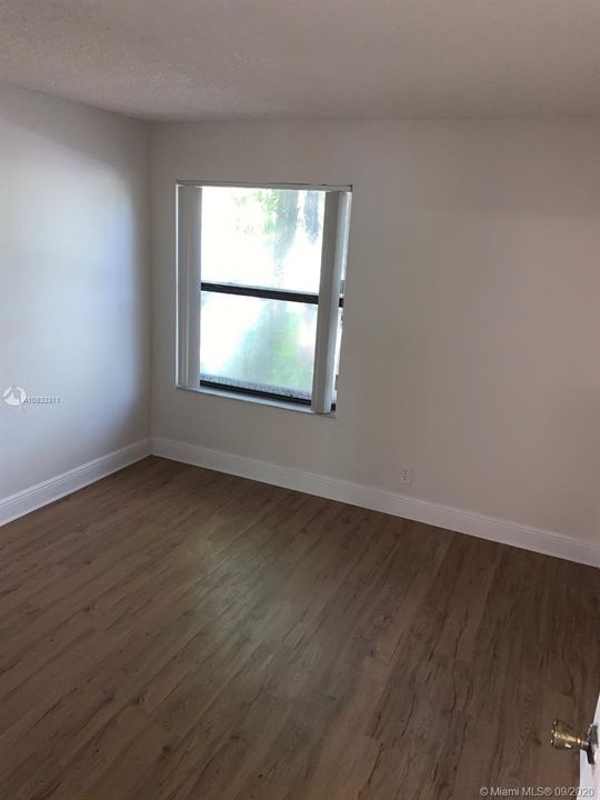 Recently Rented: $1,300 (2 beds, 2 baths, 910 Square Feet)
