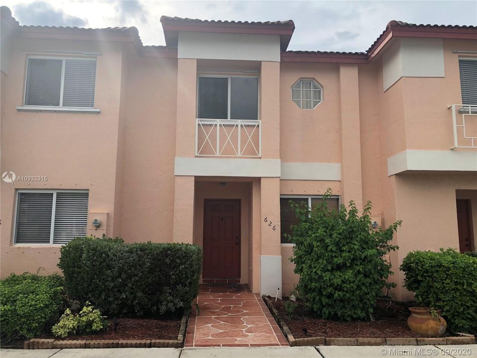 Recently Rented: $2,000 (2 beds, 2 baths, 1361 Square Feet)