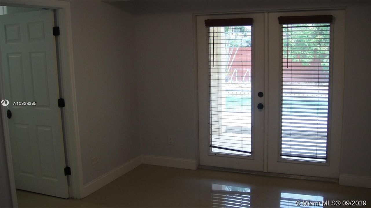 BONUS ROOM IDEAL FOR OFFICE/GAME ROOM/DEN