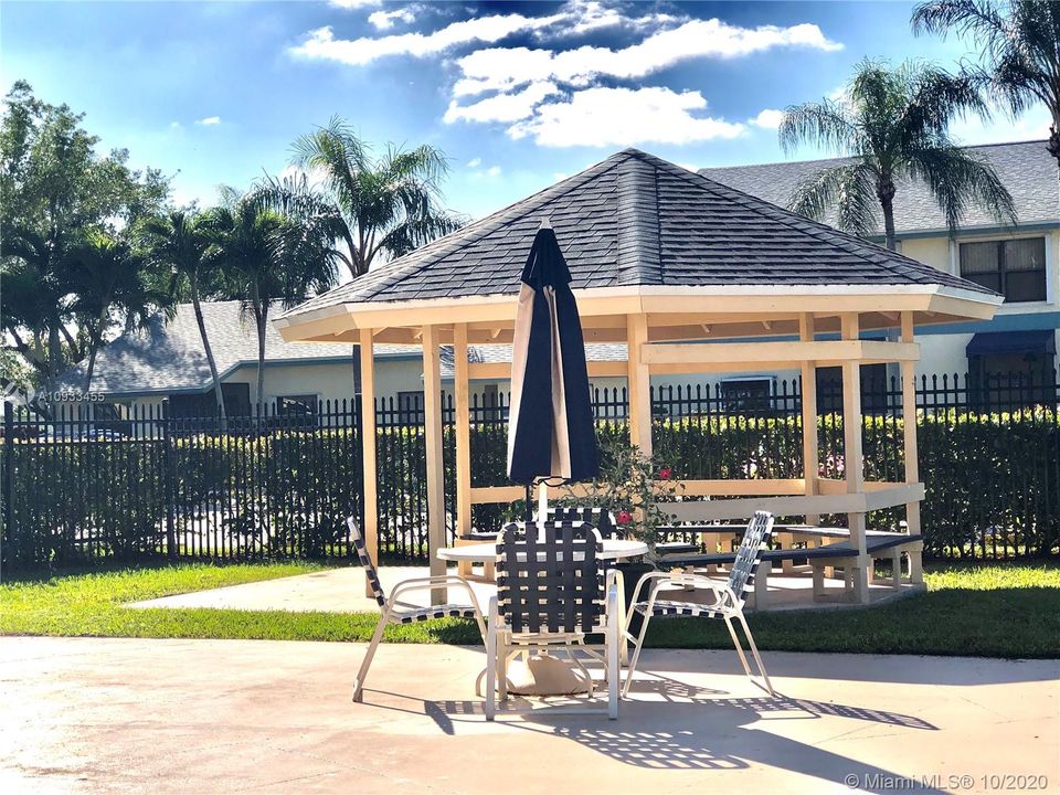 Recently Sold: $288,900 (3 beds, 2 baths, 1602 Square Feet)