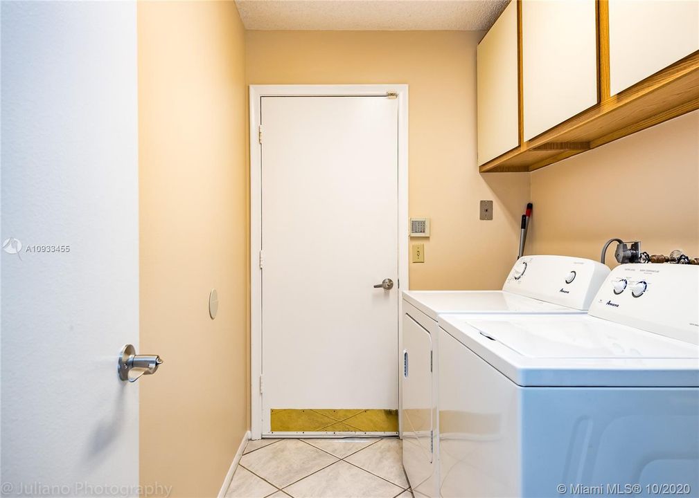 Recently Sold: $288,900 (3 beds, 2 baths, 1602 Square Feet)