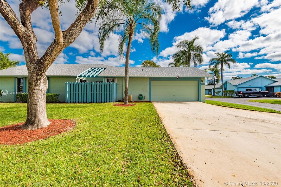 Recently Sold: $288,900 (3 beds, 2 baths, 1602 Square Feet)