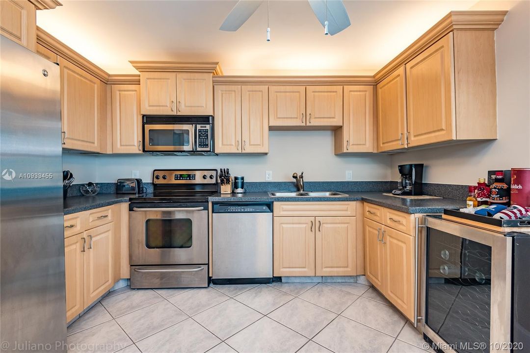 Recently Sold: $288,900 (3 beds, 2 baths, 1602 Square Feet)