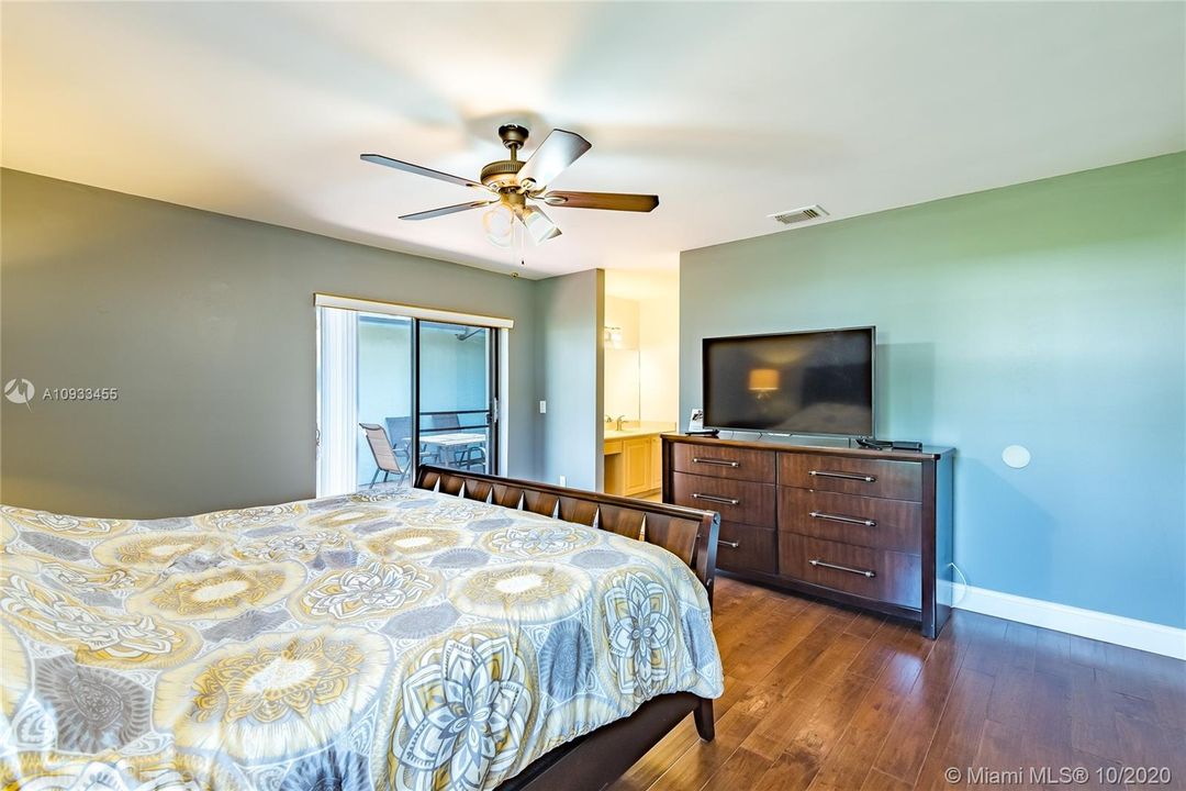 Recently Sold: $288,900 (3 beds, 2 baths, 1602 Square Feet)
