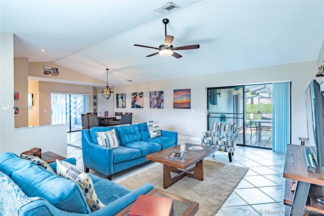 Recently Sold: $288,900 (3 beds, 2 baths, 1602 Square Feet)