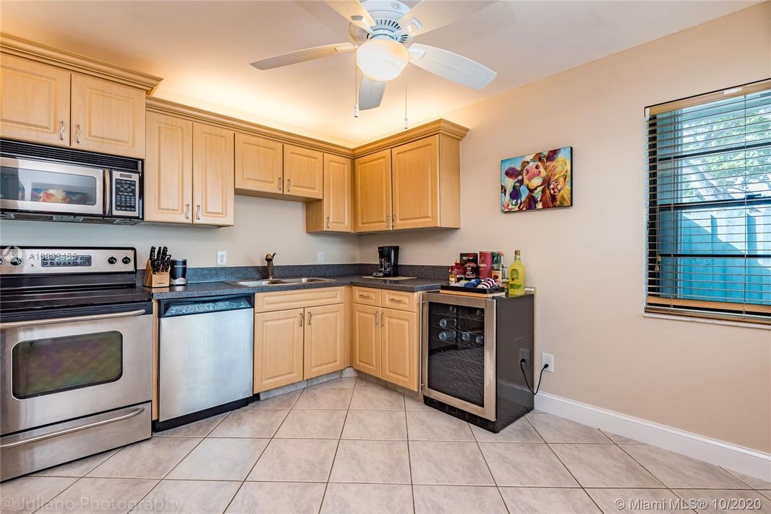 Recently Sold: $288,900 (3 beds, 2 baths, 1602 Square Feet)