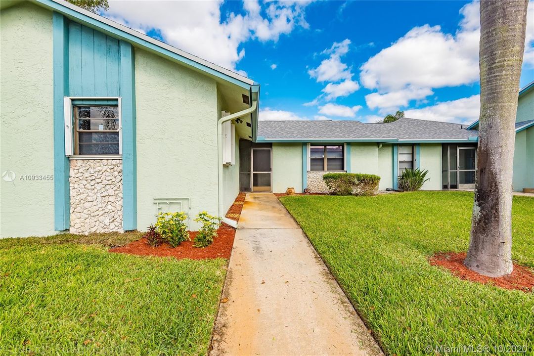 Recently Sold: $288,900 (3 beds, 2 baths, 1602 Square Feet)