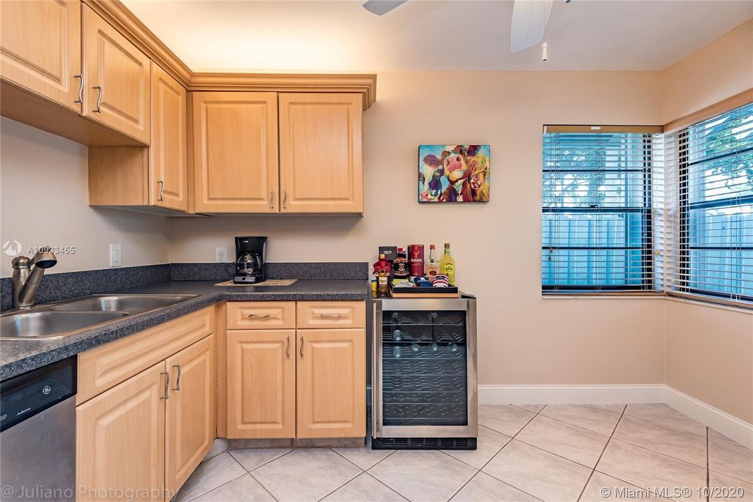 Recently Sold: $288,900 (3 beds, 2 baths, 1602 Square Feet)