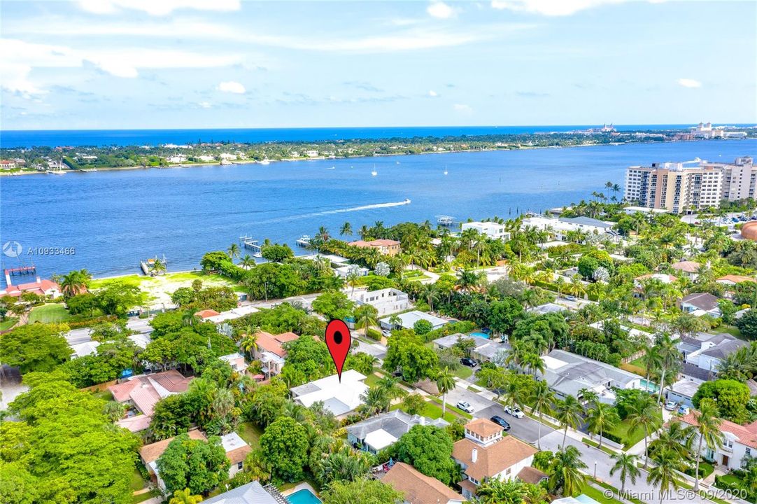 Recently Sold: $575,000 (3 beds, 3 baths, 2284 Square Feet)