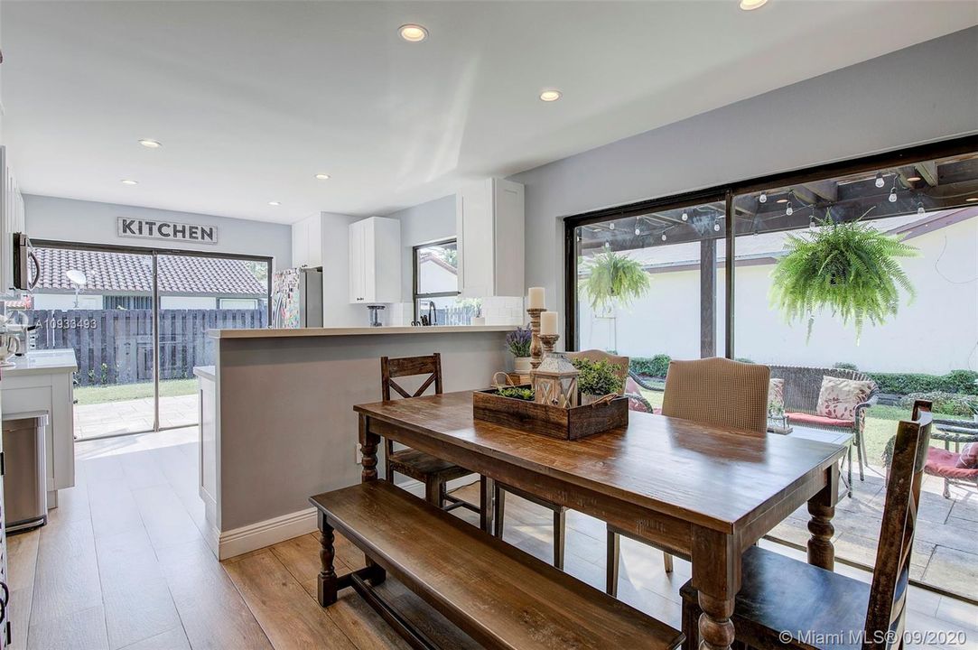 Recently Sold: $350,000 (2 beds, 2 baths, 1173 Square Feet)