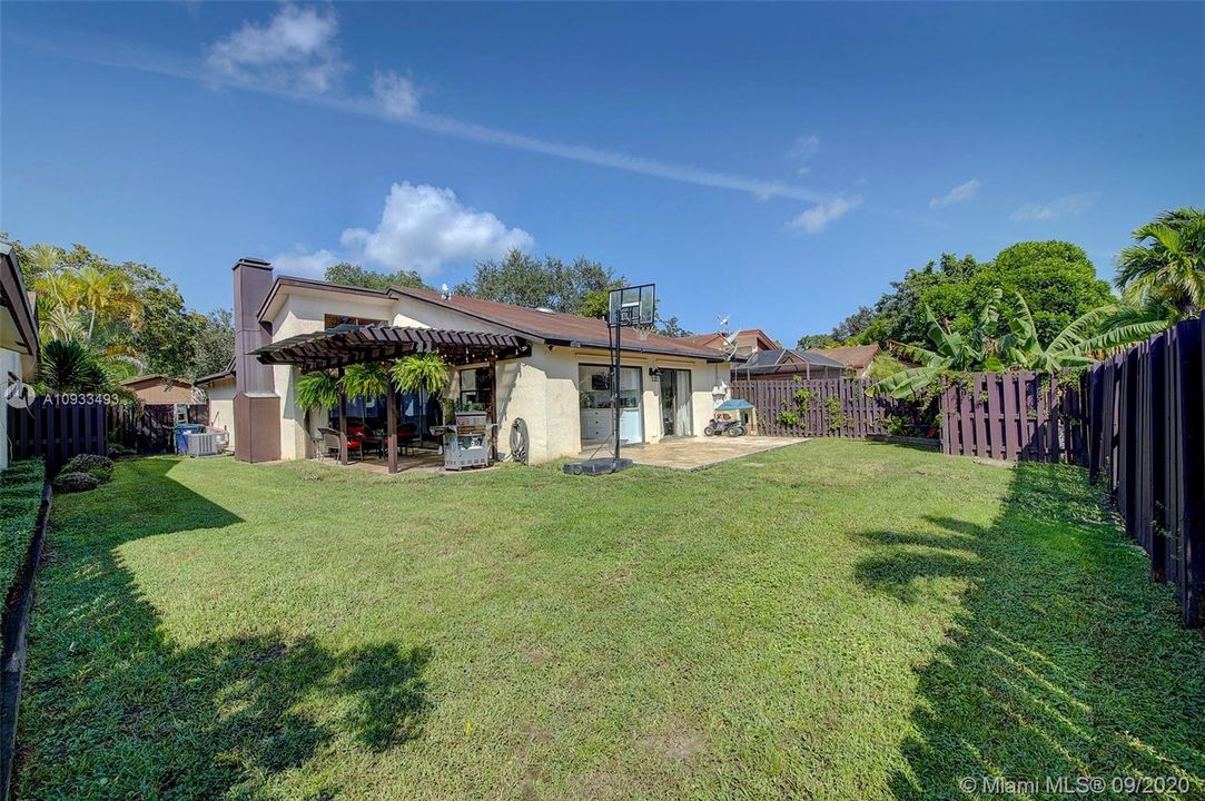 Recently Sold: $350,000 (2 beds, 2 baths, 1173 Square Feet)