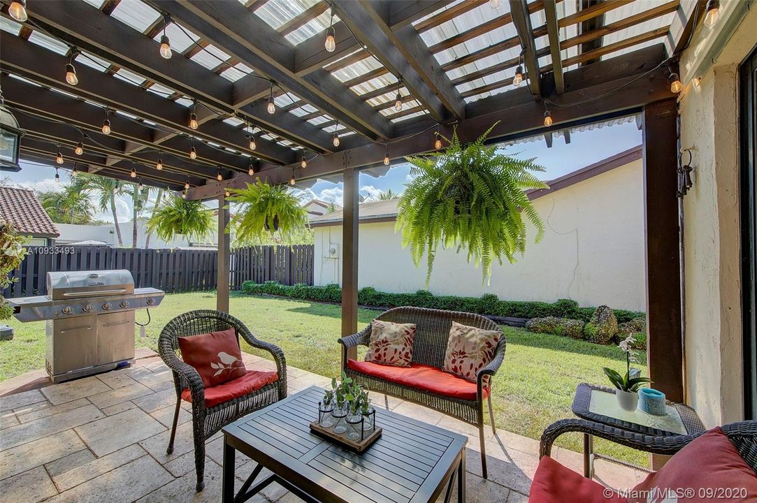 Recently Sold: $350,000 (2 beds, 2 baths, 1173 Square Feet)