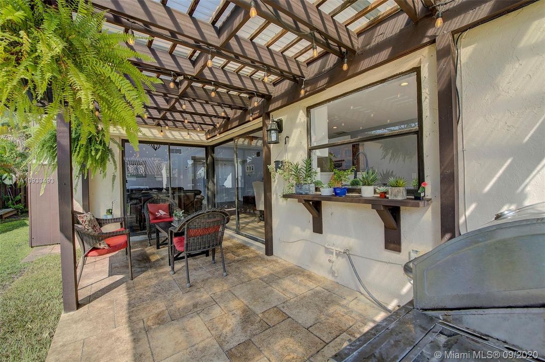 Recently Sold: $350,000 (2 beds, 2 baths, 1173 Square Feet)