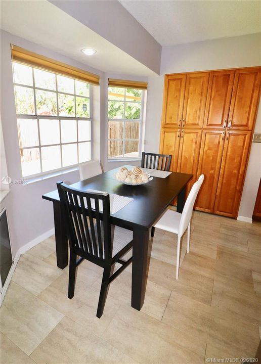 Recently Rented: $2,850 (4 beds, 2 baths, 2176 Square Feet)