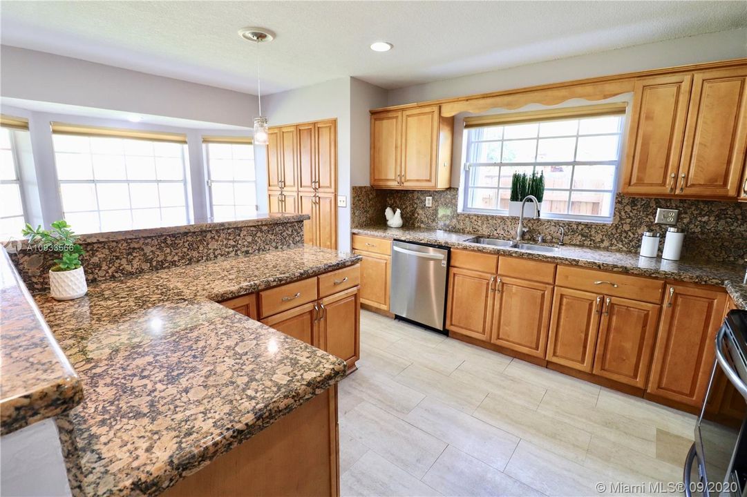 Recently Rented: $2,850 (4 beds, 2 baths, 2176 Square Feet)