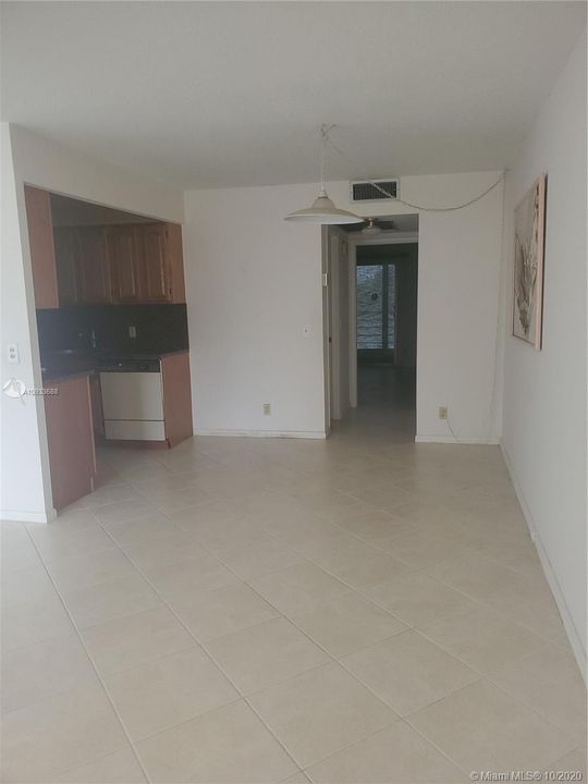 Recently Sold: $74,900 (1 beds, 1 baths, 752 Square Feet)