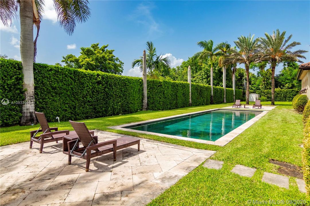 Vendido Recientemente: $2,350,000 (5 camas, 4 baños, 5236 Pies cuadrados)