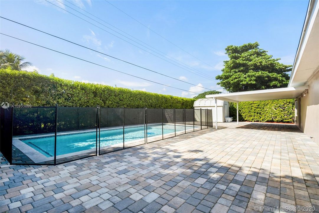 Vendido Recientemente: $549,900 (3 camas, 2 baños, 1663 Pies cuadrados)