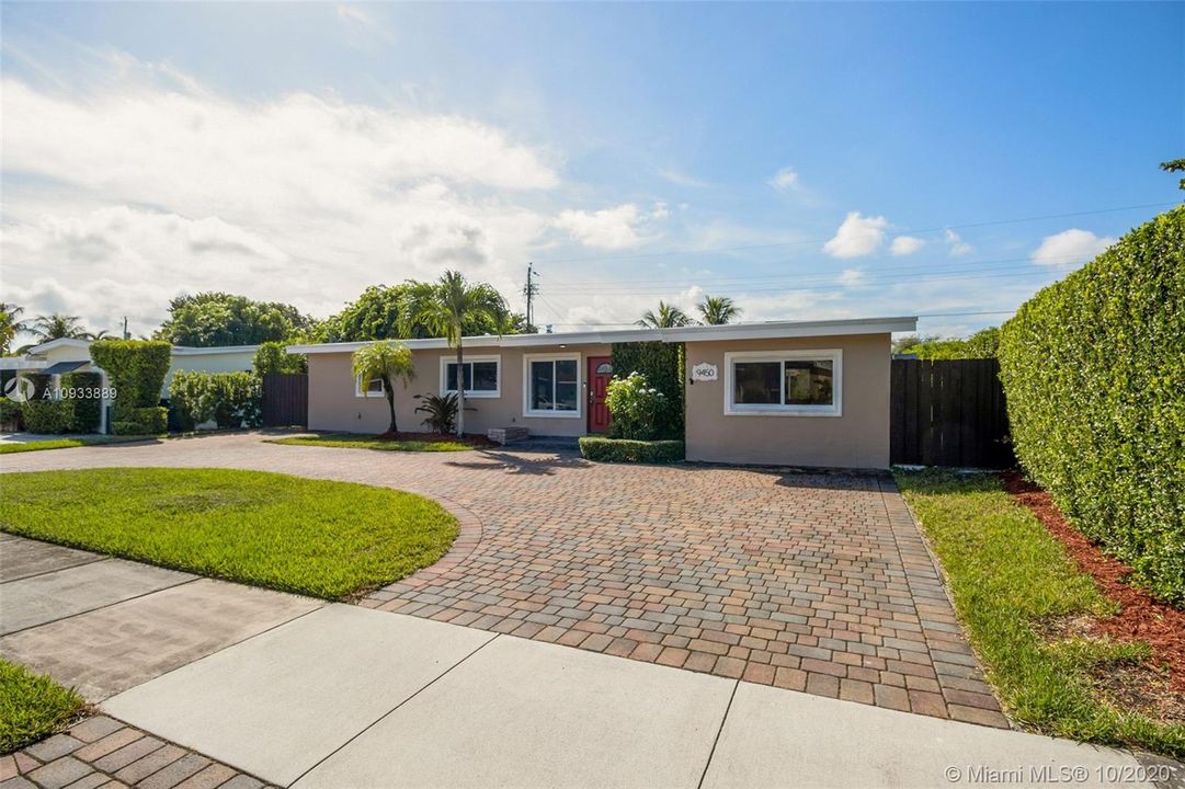 Vendido Recientemente: $549,900 (3 camas, 2 baños, 1663 Pies cuadrados)