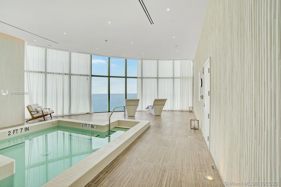 Recently Sold: $4,999,000 (3 beds, 3 baths, 2475 Square Feet)