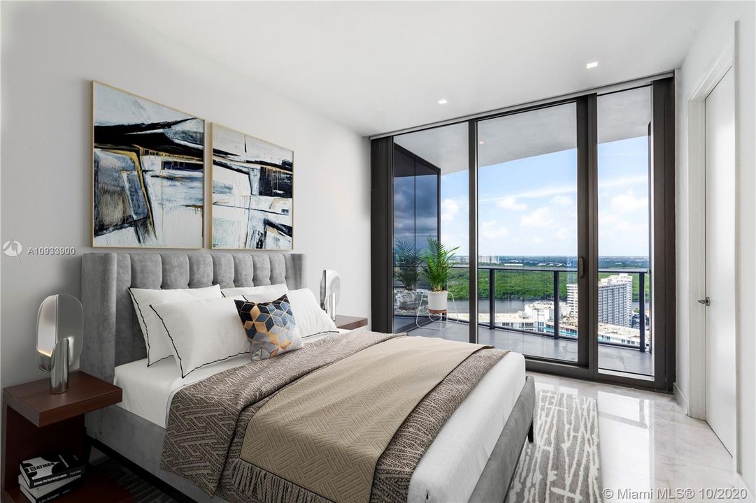 Recently Sold: $4,999,000 (3 beds, 3 baths, 2475 Square Feet)