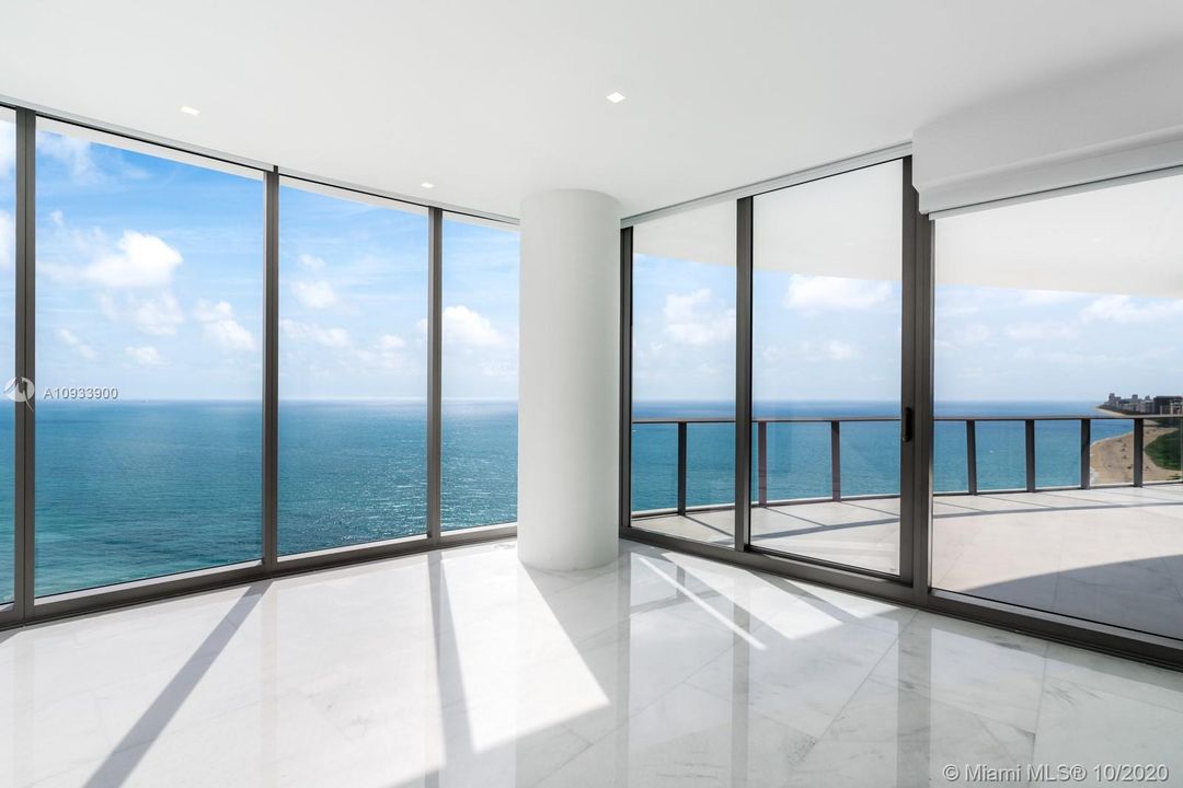 Recently Sold: $4,999,000 (3 beds, 3 baths, 2475 Square Feet)