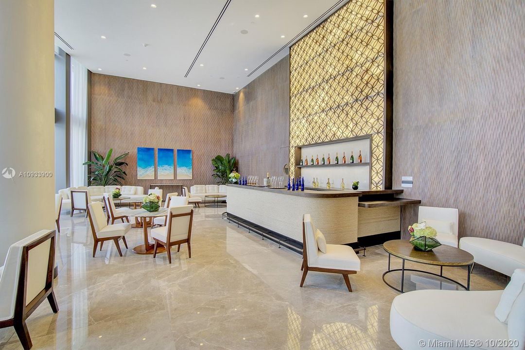 Recently Sold: $4,999,000 (3 beds, 3 baths, 2475 Square Feet)